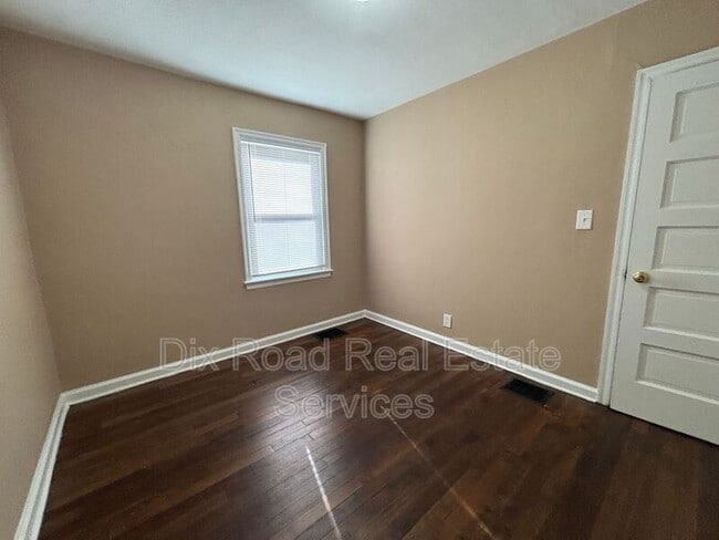 Building Photo - 713 Verona Rd