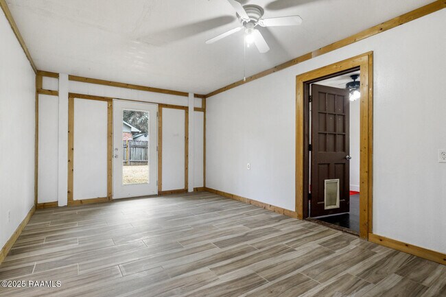 Building Photo - 3403 President Davis Dr