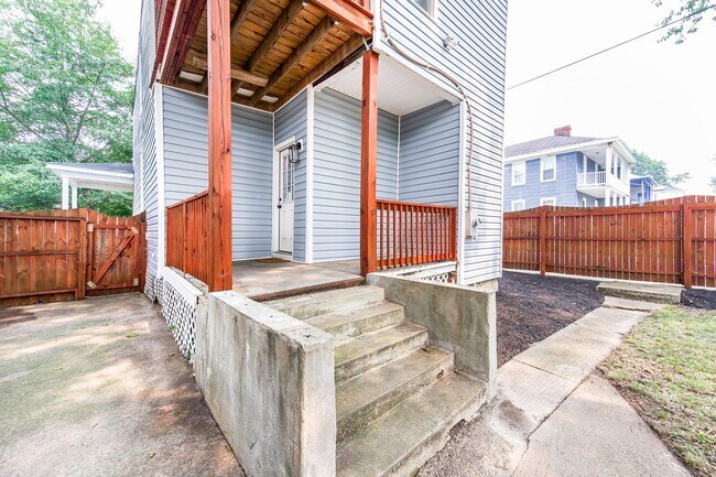 Building Photo - 3125 Enslow Ave