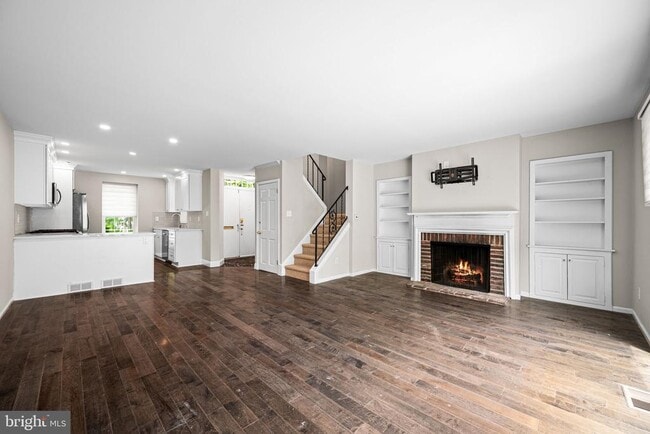 Building Photo - 15 Llanfair Rd