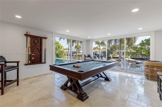 Building Photo - 3010 NE 58th St