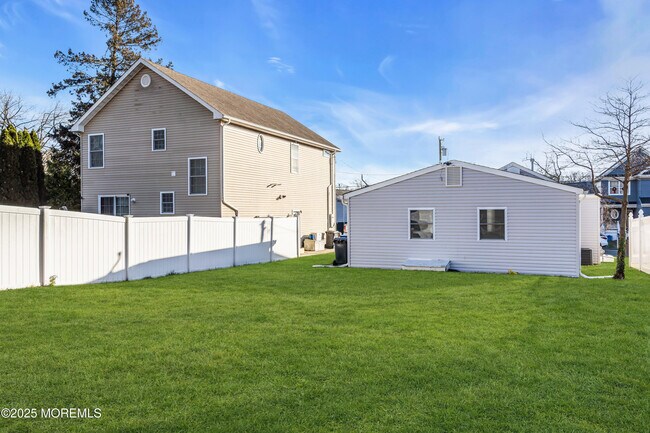 Building Photo - 315 Elizabeth Ave