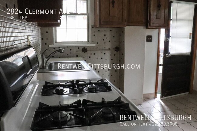 Building Photo - 2824 Clermont Ave