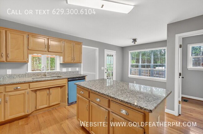 Building Photo - 3940 Waterford Way