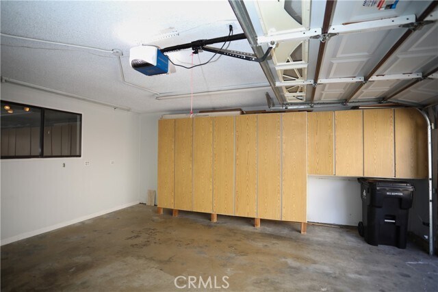 Building Photo - 9402 Vía Yolanda