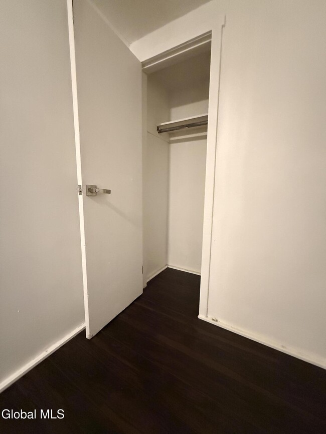 Building Photo - 1126 Broadway