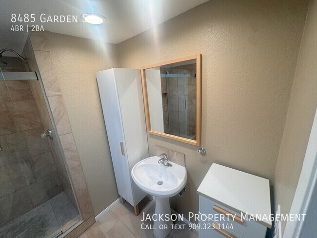 Building Photo - 8485 Garden St