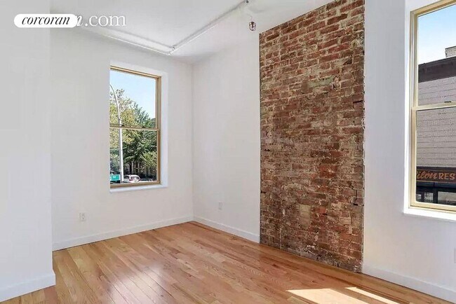 Building Photo - 440 Irving Ave