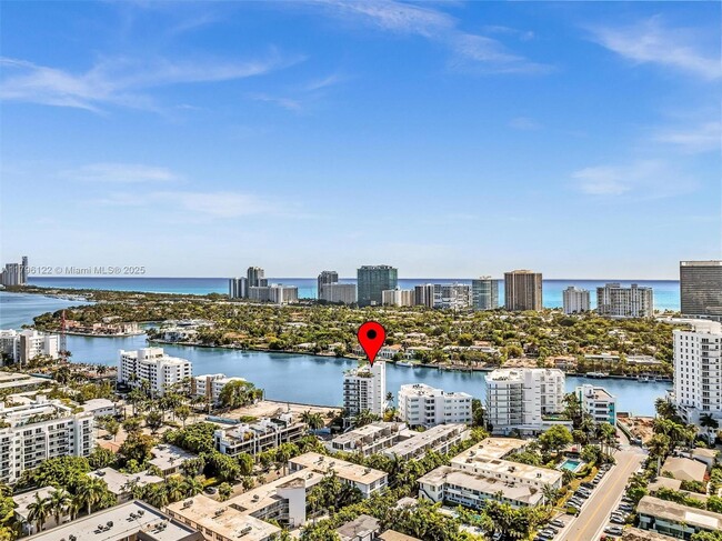 Building Photo - 9901 E Bay Harbor Dr