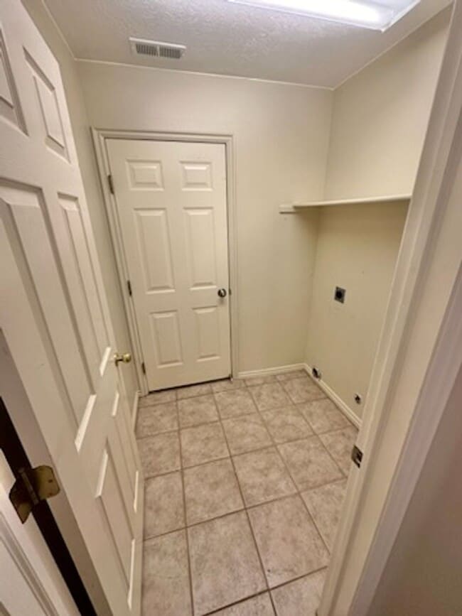 Building Photo - Cozy Ivins Home!