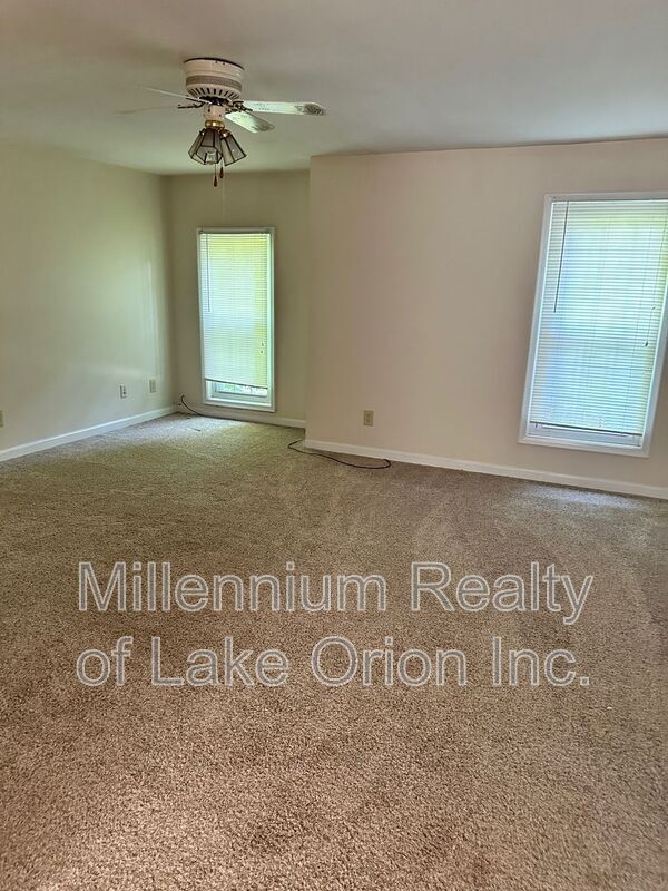 Building Photo - 709 W Dryden Rd