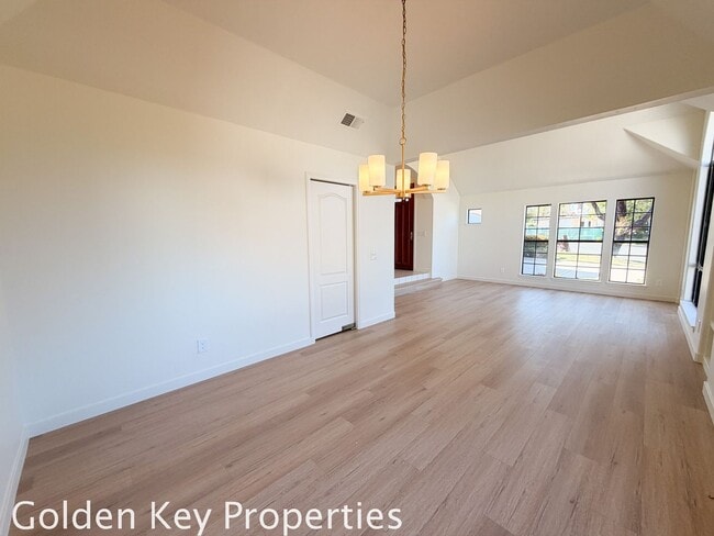 Building Photo - Beautiful home in Desirable Carlsbad Neighborhood!