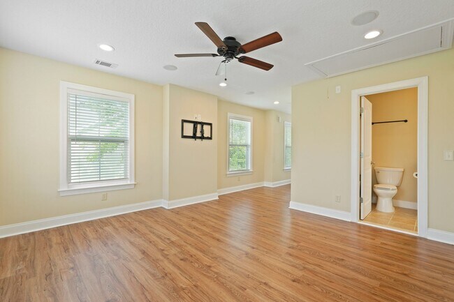 Building Photo - 3 Bedroom Dunham Marsh Beauty with Outdoor Fireplace and Resort-Style Community Amenities