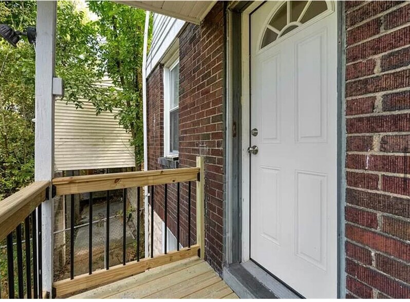 Building Photo - 2031 Chalfant St