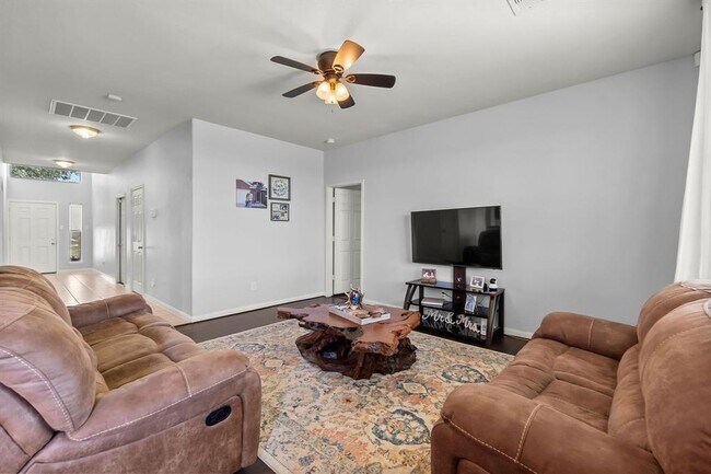 Building Photo - 16123 Duck Tail Ln