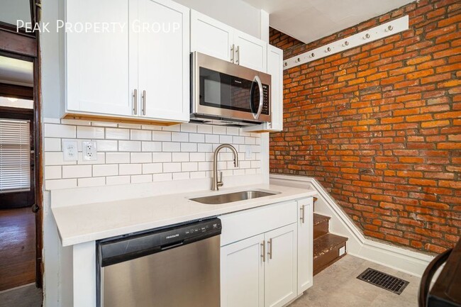 Building Photo - Available Now! Newly Renovated 2 Bedroom T...