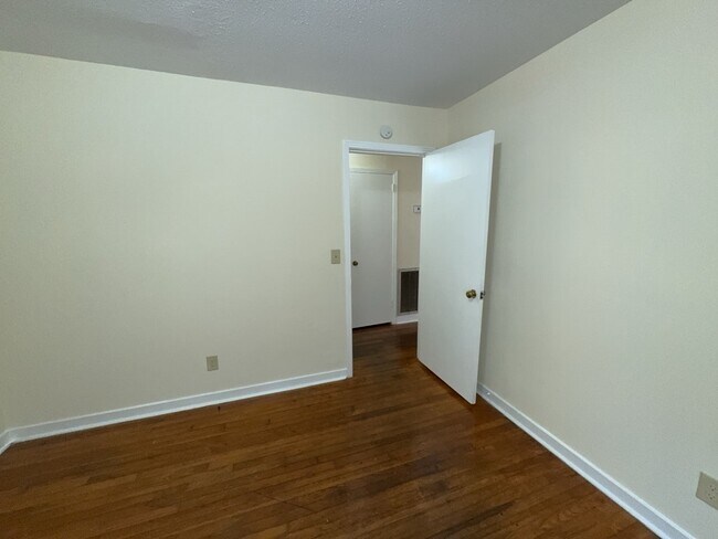 Building Photo - 3158 Peterson Dr