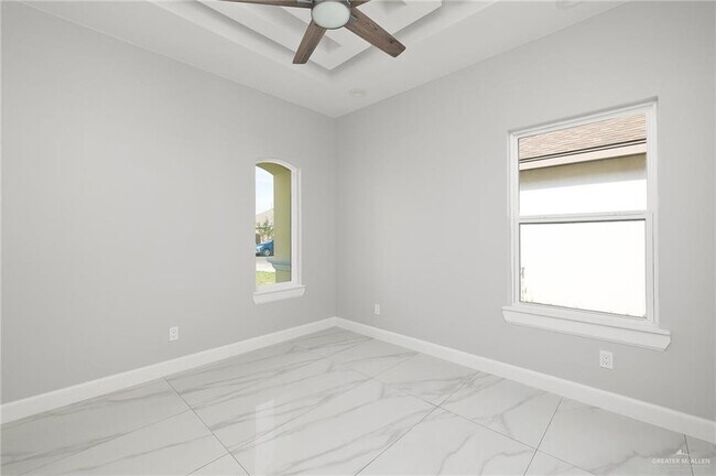 Building Photo - 12 Imperial Oak Dr