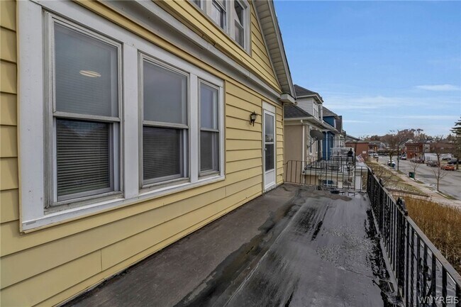 Building Photo - 49 Virgil Ave