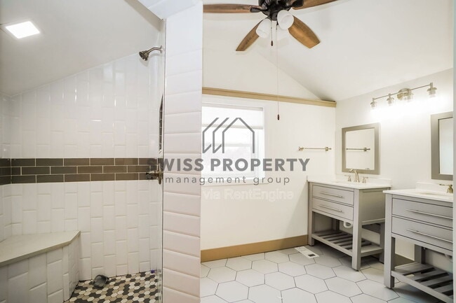 Building Photo - 487 W Johnstown Rd