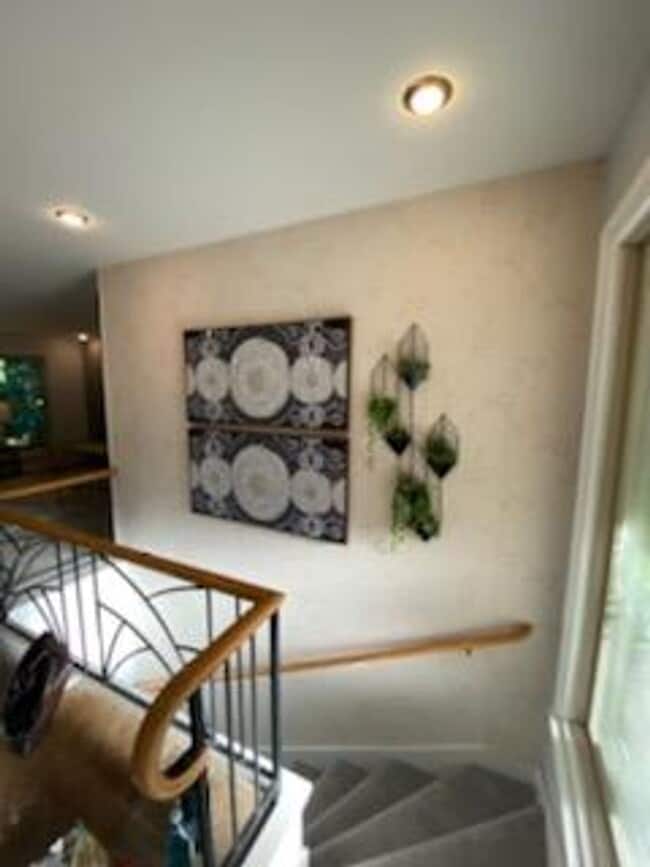 Building Photo - Mid-Century Gregory Heights 4 bedroom 2.25...