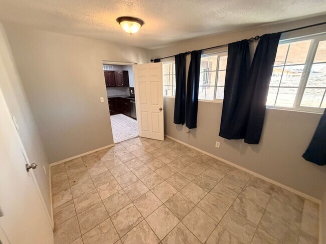 Building Photo - Single Story *NO* Carpet + *NO* HOA Avondale Home For Rent!