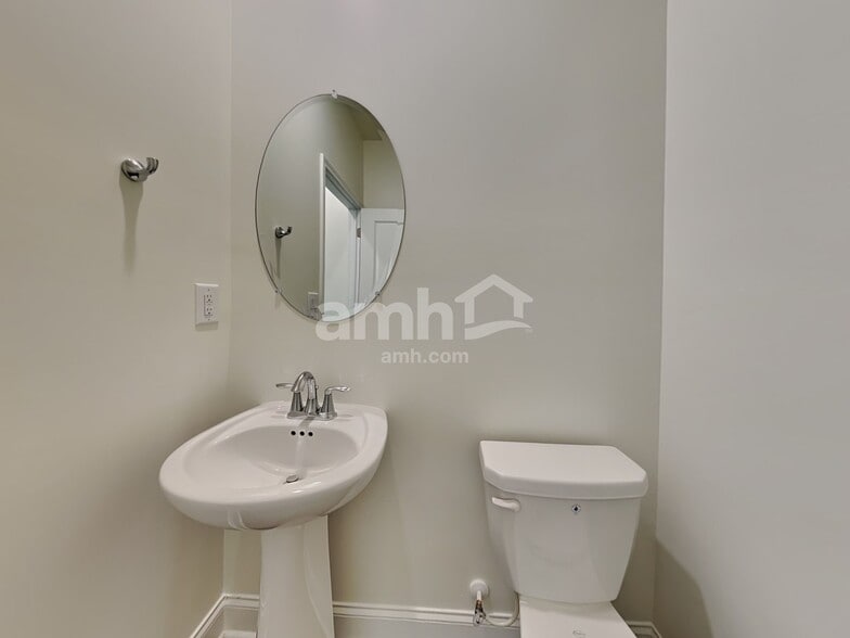 Building Photo - 593 Smt Vw Ln