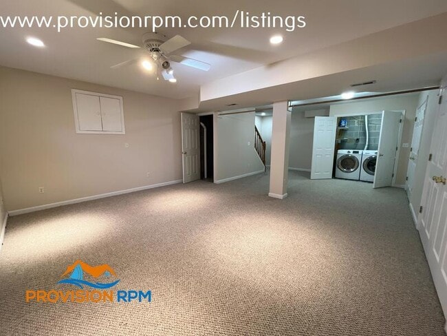 Building Photo - 394 Kiltie Ct