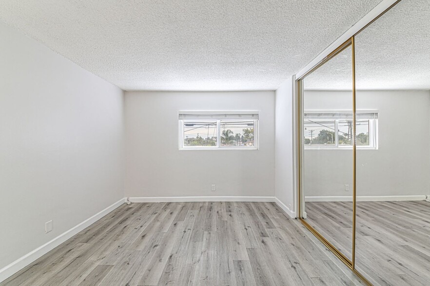 Building Photo - 125 E Spring St