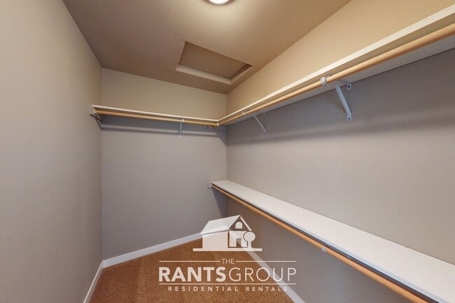 Building Photo - Stunning 4-Bedroom, 2.5 Bathroom Home on a...