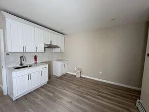 Building Photo - 1765 W 9th St