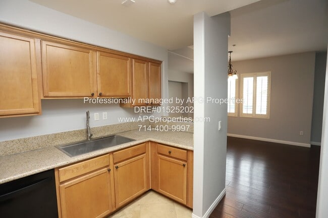 Building Photo - 1126 N Euclid St