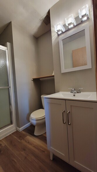 Building Photo - 730 N Juliette Ave