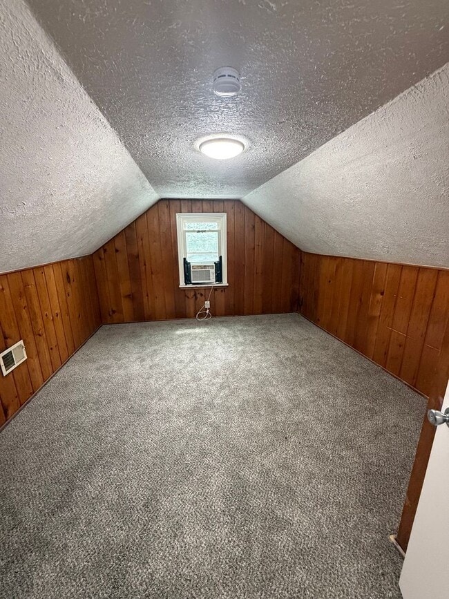 Building Photo - 9066 Pallardy Ln