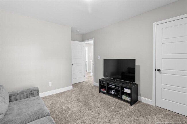 Building Photo - 101 E 6th Ave