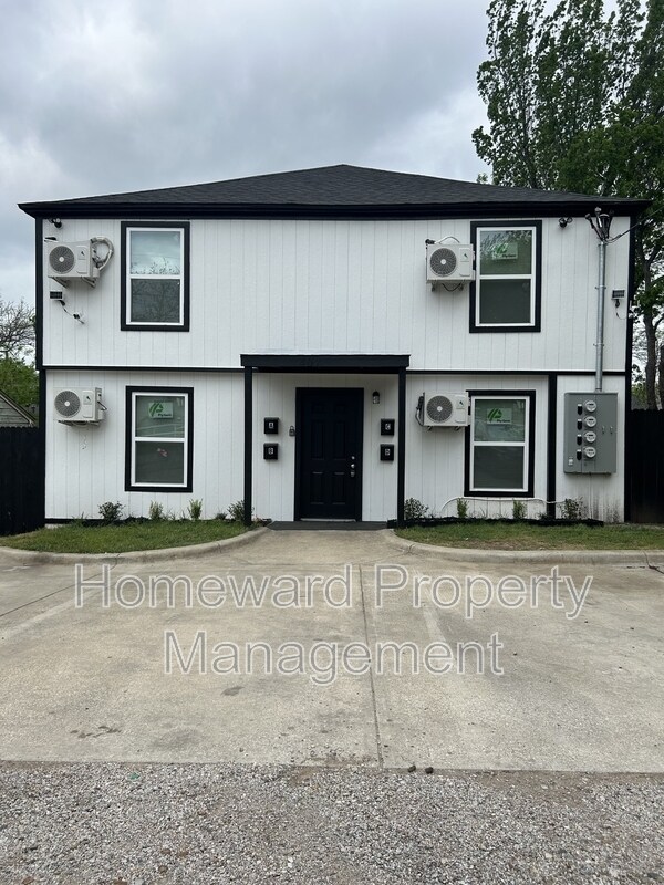 Building Photo - 407 N Justin Ave