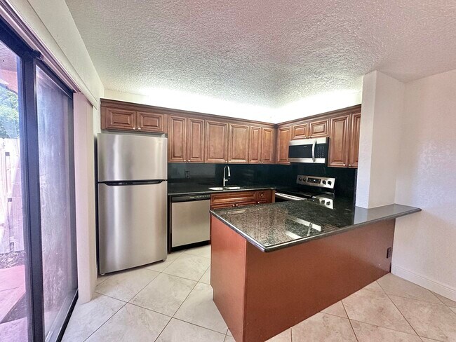 Building Photo - 63 Lake Arbor Dr