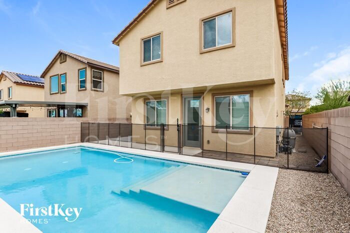 Building Photo - 2265 Sky Island Dr
