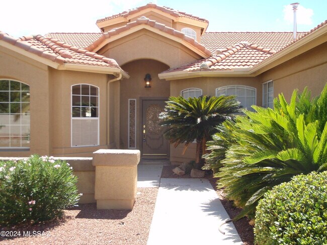 Building Photo - 65535 E Desert Side Dr