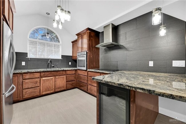 Building Photo - 13 Quamasia Ave