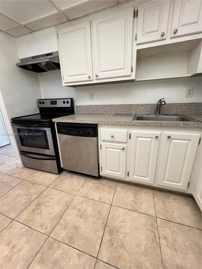 Building Photo - 1805 Sans Souci Blvd