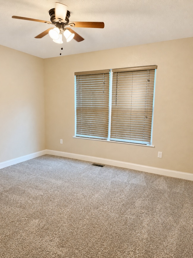 Building Photo - 602 Martin St