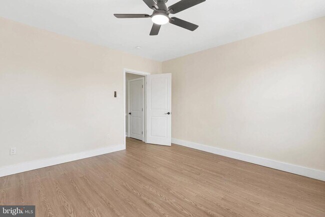 Building Photo - 1221 N 50th St