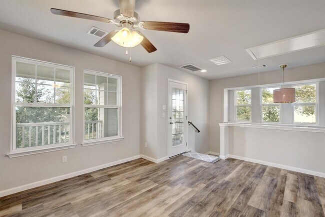 Building Photo - 518 Stonewood Ln