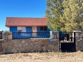 Building Photo - 2 bedroom home in a country type setting
