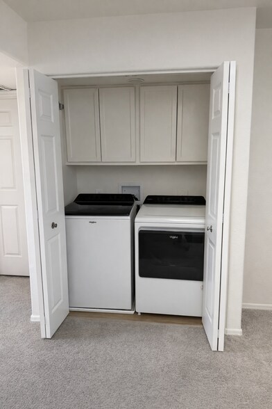 Laundry and Dryer - 220 N 22nd Pl