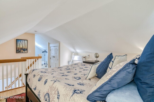 Building Photo - 127 Lawrence Ave