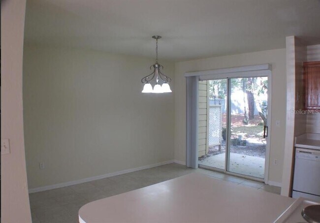 Building Photo - 5205 SW 97th Dr