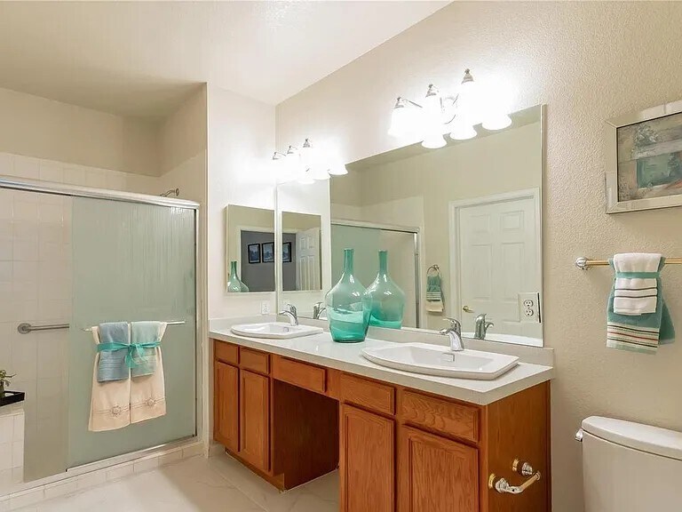 Building Photo - 7131 S Wenatchee Way