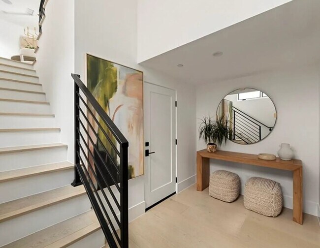 Building Photo - Coastal Luxury Retreat in the Heart of Corona del Mar Village-Available for Monthly Executive and...